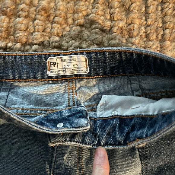 Free People Distressed HighRise 70's short sz 27 - Picture 6 of 9